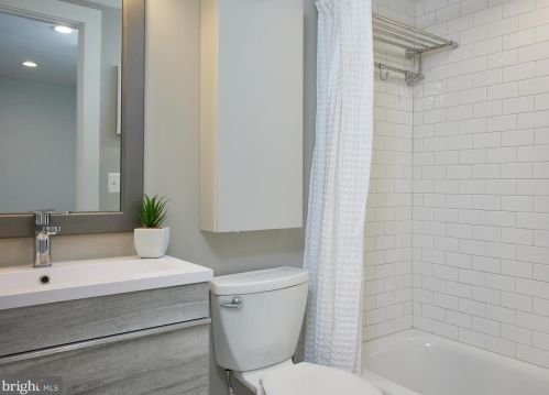 614 Alfred St, Alexandria VA  22314-1823 exterior