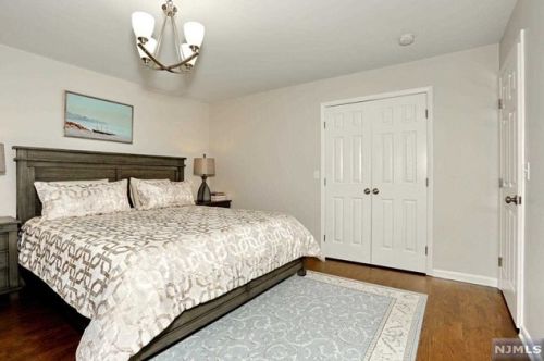 7 Lawrence Ave, Dumont NJ  07628-2708 exterior