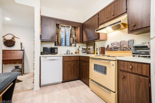 22 Slope, Clinton NJ 08809-1134 exterior