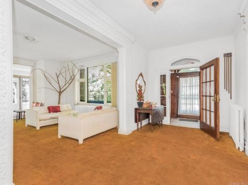 27 Forster Ave, Mount Vernon NY 10552-3409 exterior