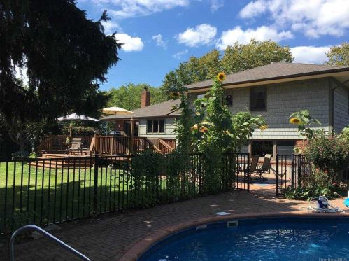 16 Sarina Dr, Commack NY 11725-1805 exterior