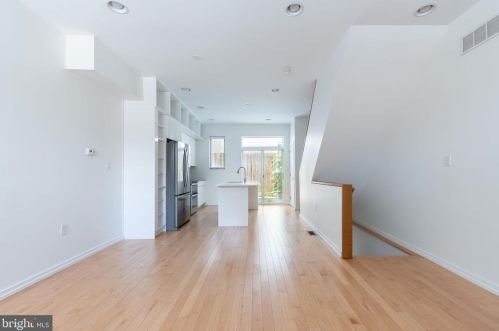 936 Leithgow St, Philadelphia PA 19123-1440 exterior