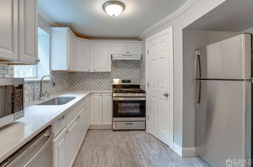 6 Kim Ct, Old Bridge NJ 08857-3405 exterior