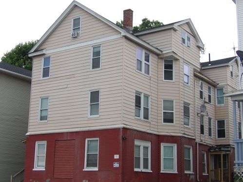 31 Vernon St, Worcester MA 01610-1996 exterior