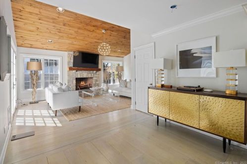 42 Danbury Ave, Westport CT  06880-6821 exterior