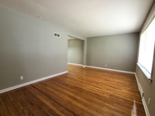 1111 Jennings Station Rd, Saint Louis, MO 63137-1729