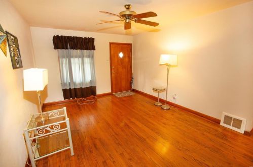 242 Runyon Ave, Saint Louis, MO 63125-1154