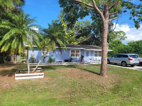 5200 Palm Dr, Fort Pierce, FL 34982-3891