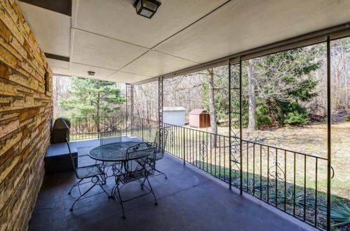 255 Mountainview Rd, Gibsonia PA 15044-7958 exterior