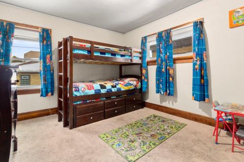 1332 Capitol Dr, Milwaukee WI  53211-1812 exterior