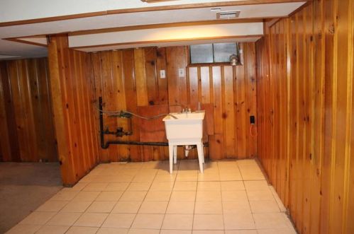 2023 Palm Ave, Pittsburgh PA 15235-1550 exterior