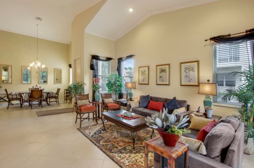 9201 Wentworth Ln, Fort Pierce FL  34986-3287 exterior