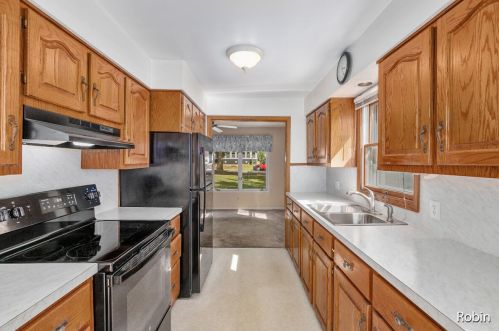 1717 Hanchett Ave, Grand Rapids MI 49504-2716 exterior