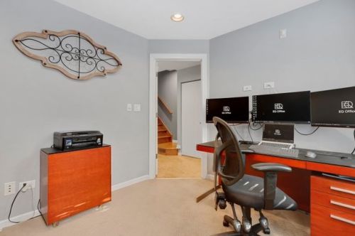 648 Oak St, Chicago IL  60610-7298 exterior