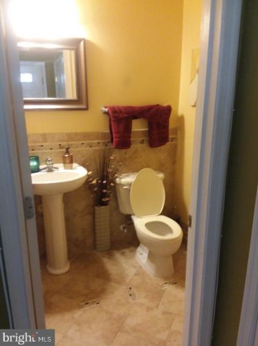 5067 Kimi Gray Ct, Washington DC  20019-5917 exterior