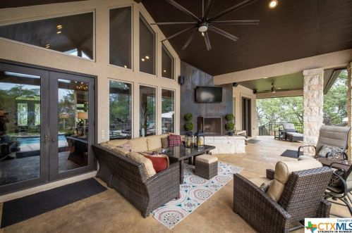 2763 Frontier, Spring Branch TX 78070-5949 exterior