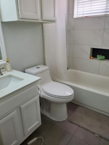 217 Moss Hill Rd, Irving TX  75063-4243 exterior