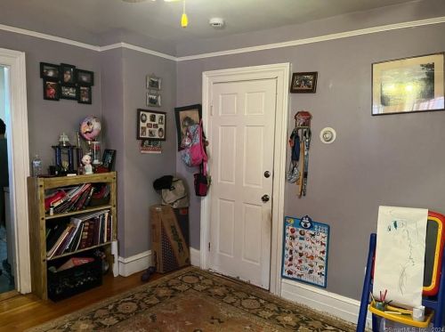 9 Couch St, Norwalk CT 06854-2025 exterior