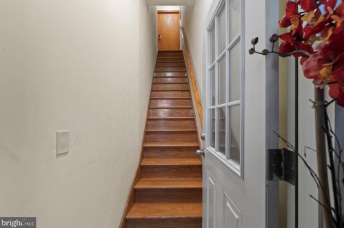 1336 Girard Ave, Philadelphia PA 19122-4212 exterior