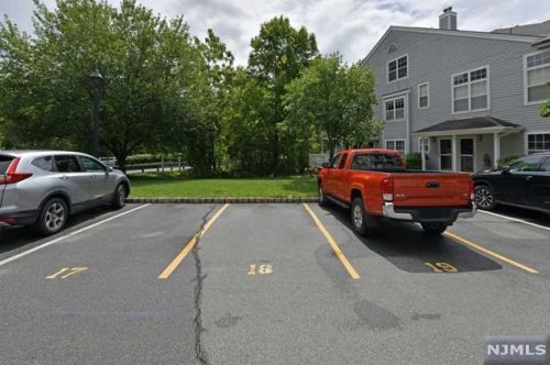 1037 Cambridge Ct, Mahwah NJ 07430-3249 exterior