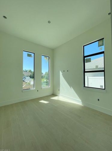 681 93 Ave, Naples FL 34108-2438 exterior