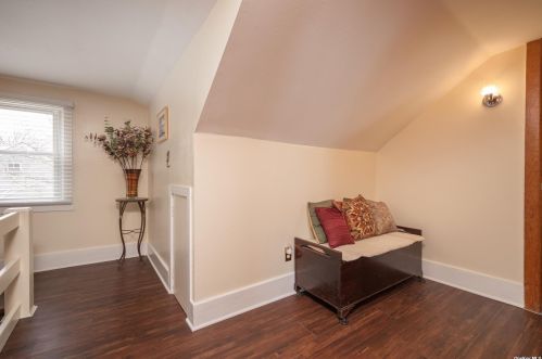 991 Kahle St, Bohemia NY 11716-2104 exterior