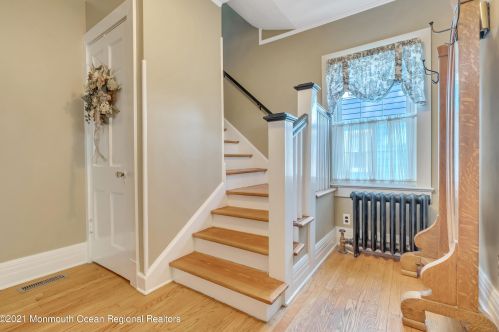 517 Palmer Ave, Red Bank, NJ 07711