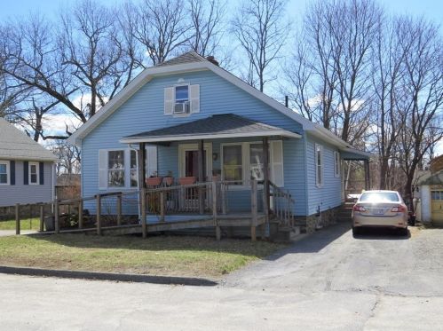 37 Piehl Ave, Worcester, MA 01606-2539