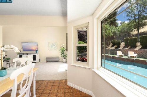 3020 Shetland Dr, Concord CA 94523-1606 exterior