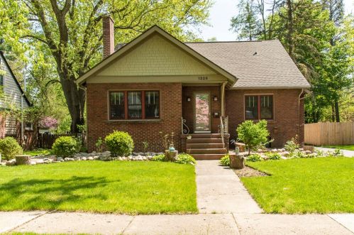 1328 Miles Ave, Kalamazoo MI  49001-4934 exterior