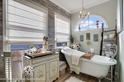 4 Cardinal Ct, Old Bridge NJ 08857-2793 exterior