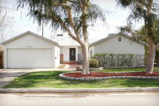 332 Oak St, Bakersfield, CA 93263-2422