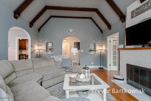 1177 Cornell Rd, Meskegon MI 49441-3833 exterior