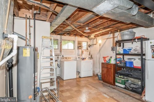 12 Crst Park Ct, Silver Spring MD 20903-1305 exterior