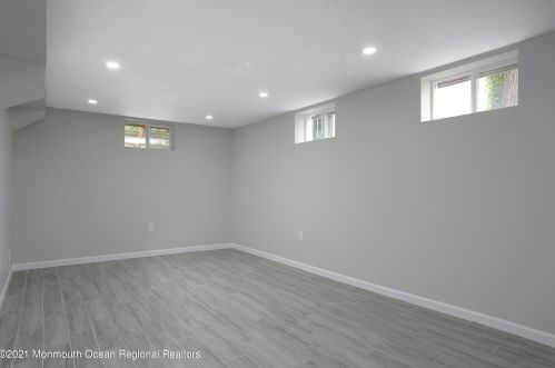 16 Carole Pl, Old Bridge NJ  08857-2502 exterior