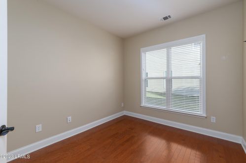 29 Mystic Point Dr, Bluffton SC 29909-2073 exterior