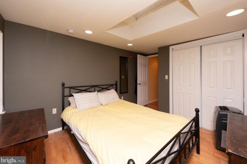 749 19th St, Philadelphia PA 19130-2029 exterior