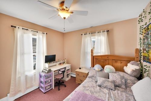 13 Bonner St, Chicopee MA 01013-1127 exterior