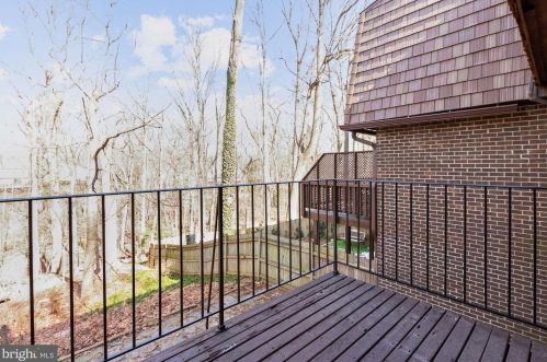 10943 Deborah Dr, Rockville MD 20854-2724 exterior