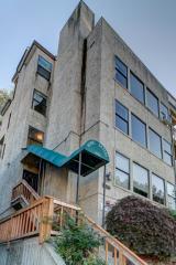 2056 13th Ave, Seattle WA  98119-2750 exterior