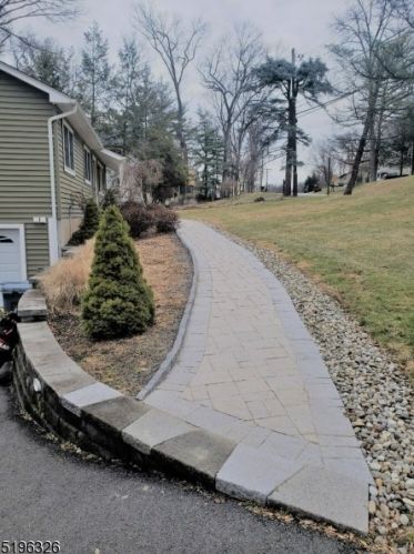 42 Valley View Trl, Sparta NJ  07871-1419 exterior