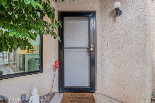 5221 1st Ave, Tucson AZ  85718-4701 exterior