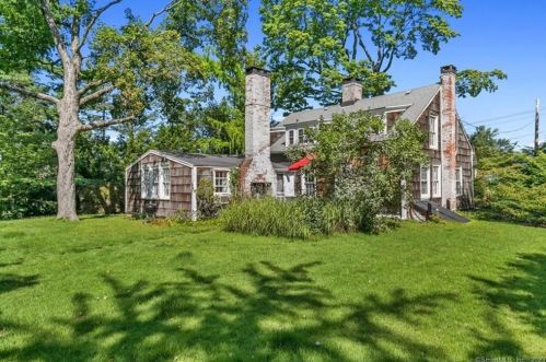 22 Homewood Ave, North Haven CT 06473-2919 exterior