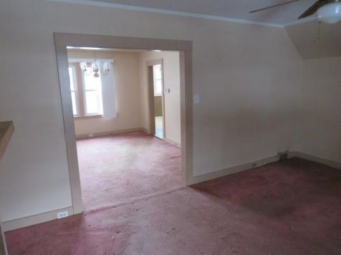 911 Kennebec St, Pittsburgh PA 15217-2605 exterior