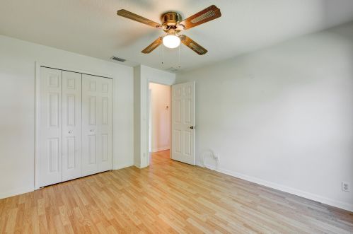 2098 Pruitt St, Fort Pierce FL 34953-5732 exterior