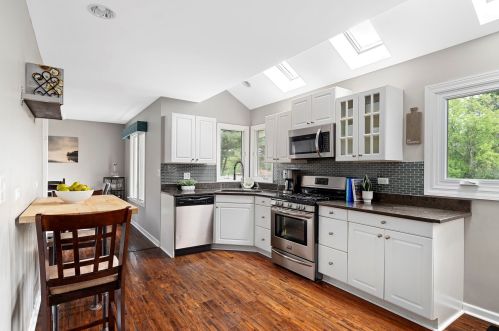 1323 Hamilton Ave, Elmhurst IL 60126-5407 exterior