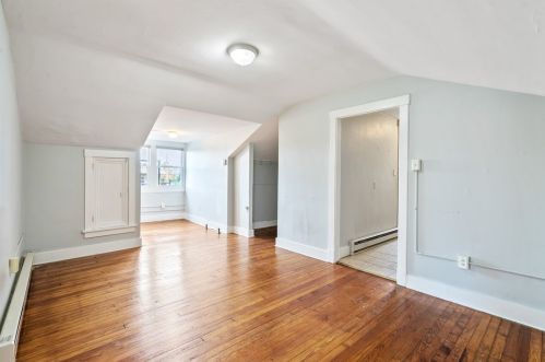 9 Carrick Ave, Pittsburgh PA  15210-4321 exterior