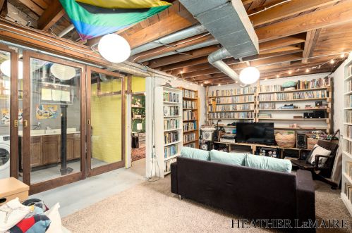 2146 Un Ave, Grand Rapids MI 49503-4413 exterior