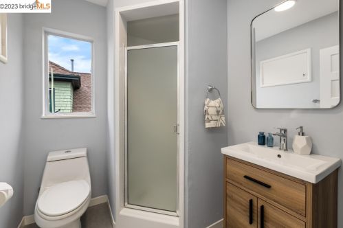 2643 Hillegass Ave, Berkeley CA 94704-3313 exterior