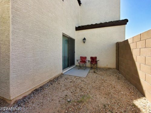 8057 Albeniz Pl, Phoenix AZ  85043 exterior